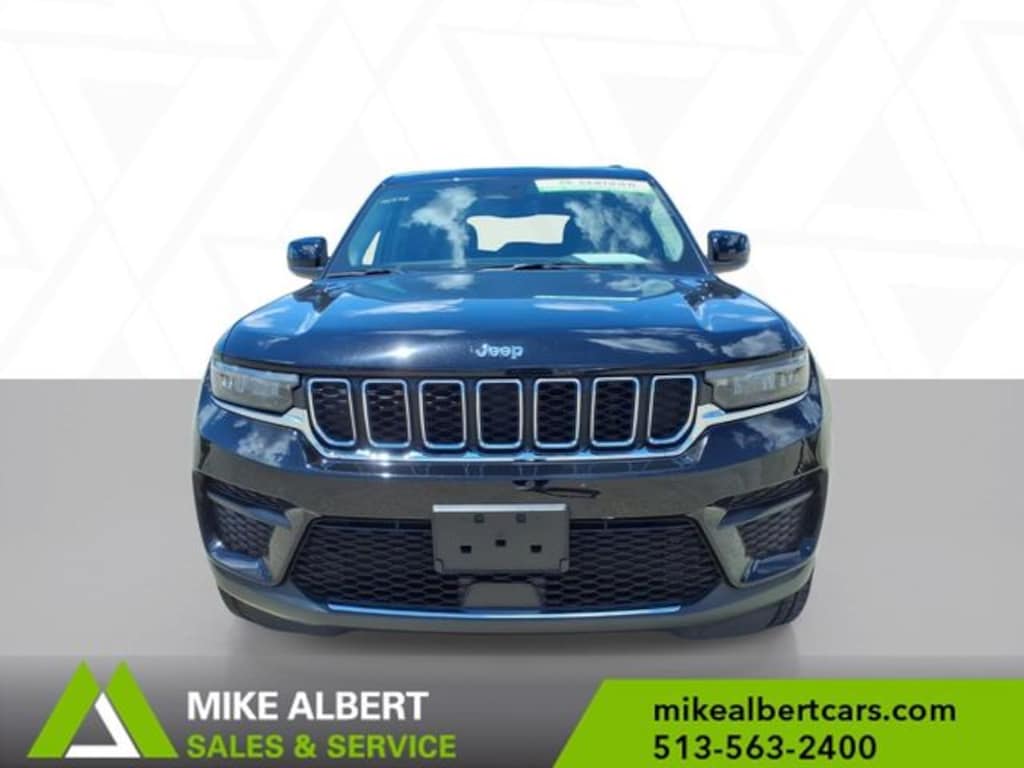 Used 2023 Jeep Grand Cherokee Laredo SUV