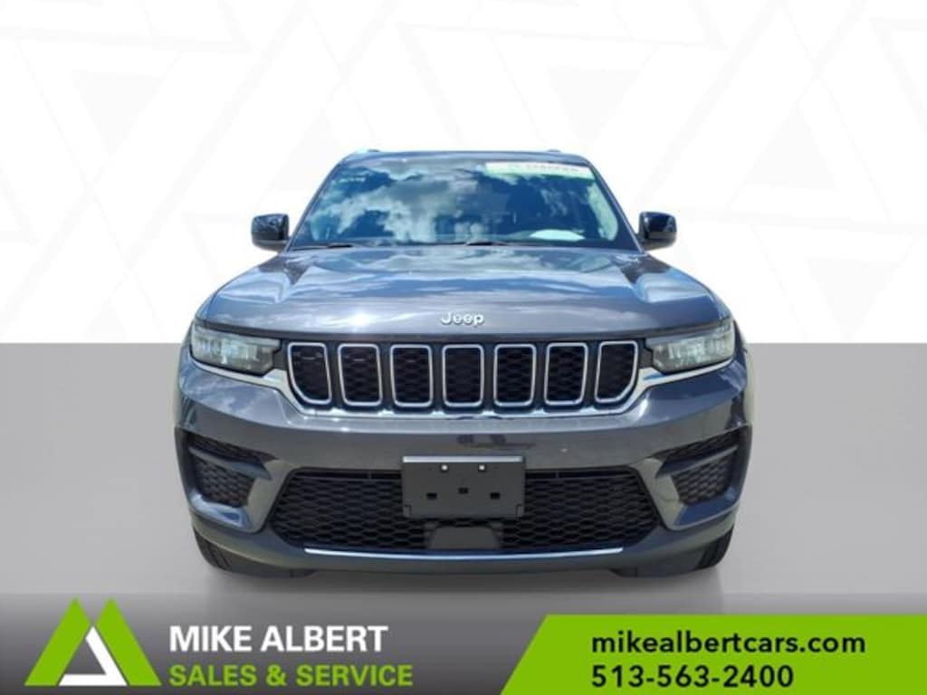 Used 2023 Jeep Grand Cherokee Laredo SUV