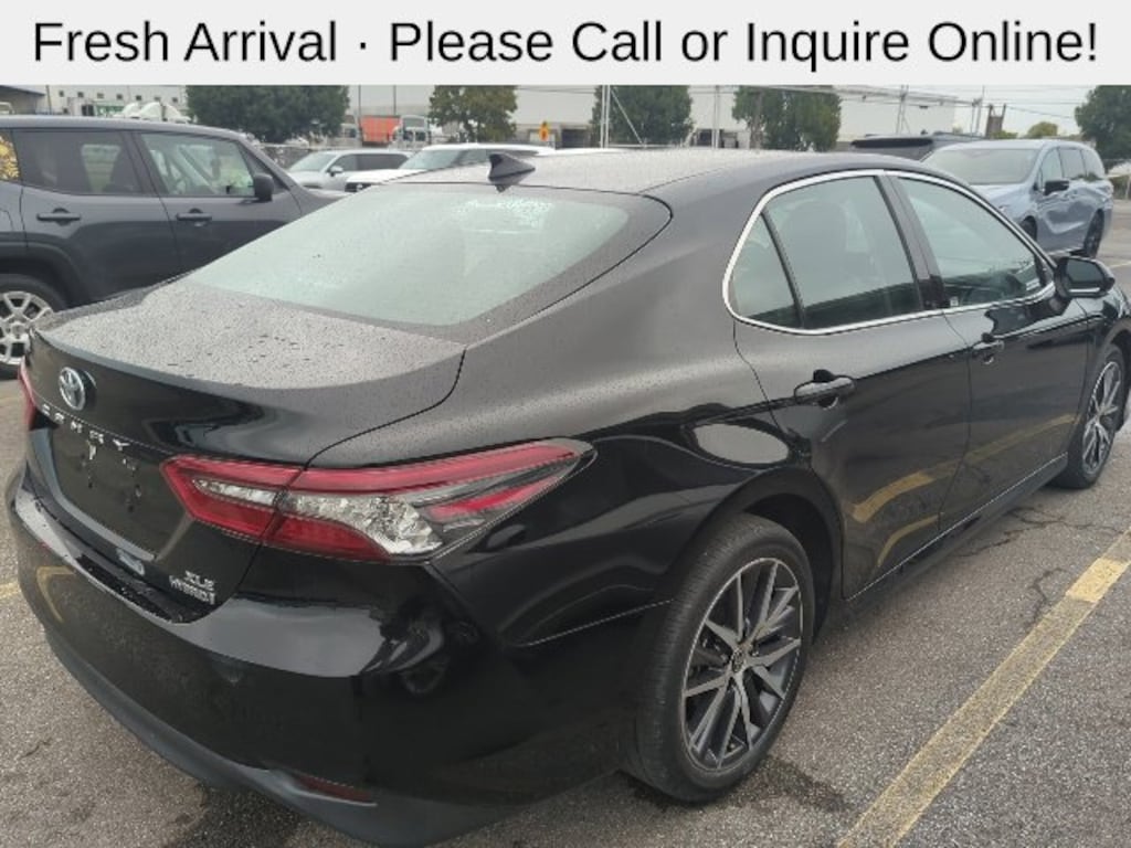 Used 2022 Toyota Camry Hybrid XLE Sedan