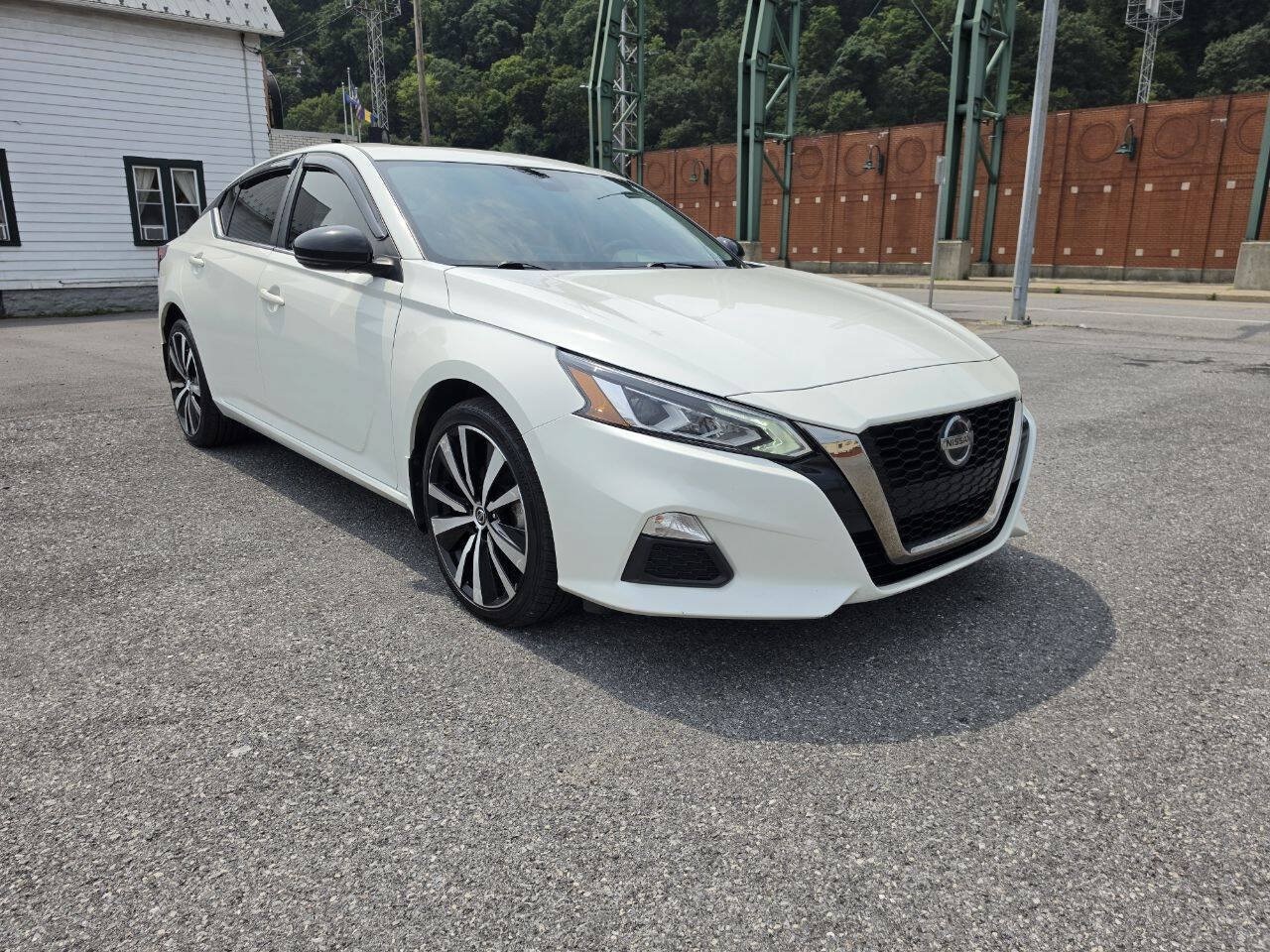 Used 2021 Nissan Altima SR with VIN 1N4BL4CW5MN415417 for sale in Johnstown, PA