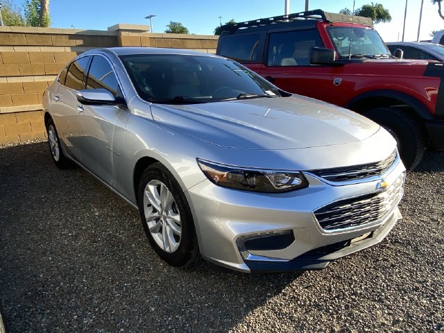 Used 2017 Chevrolet Malibu LT w/1LT Sedan