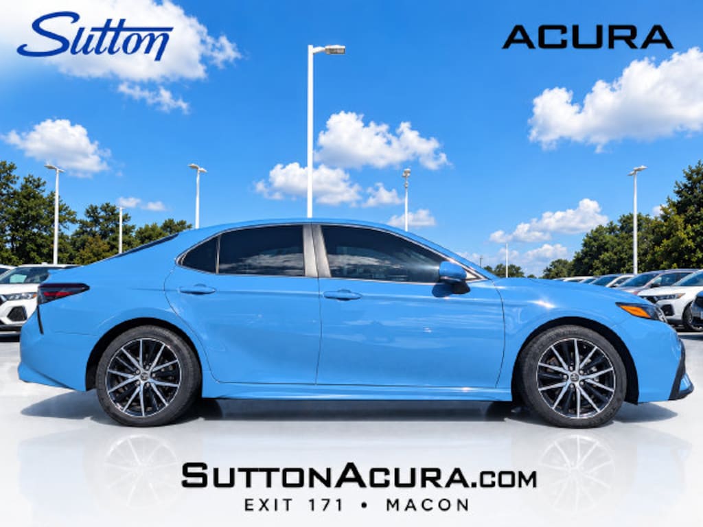 Used 2023 Toyota Camry SE Sedan