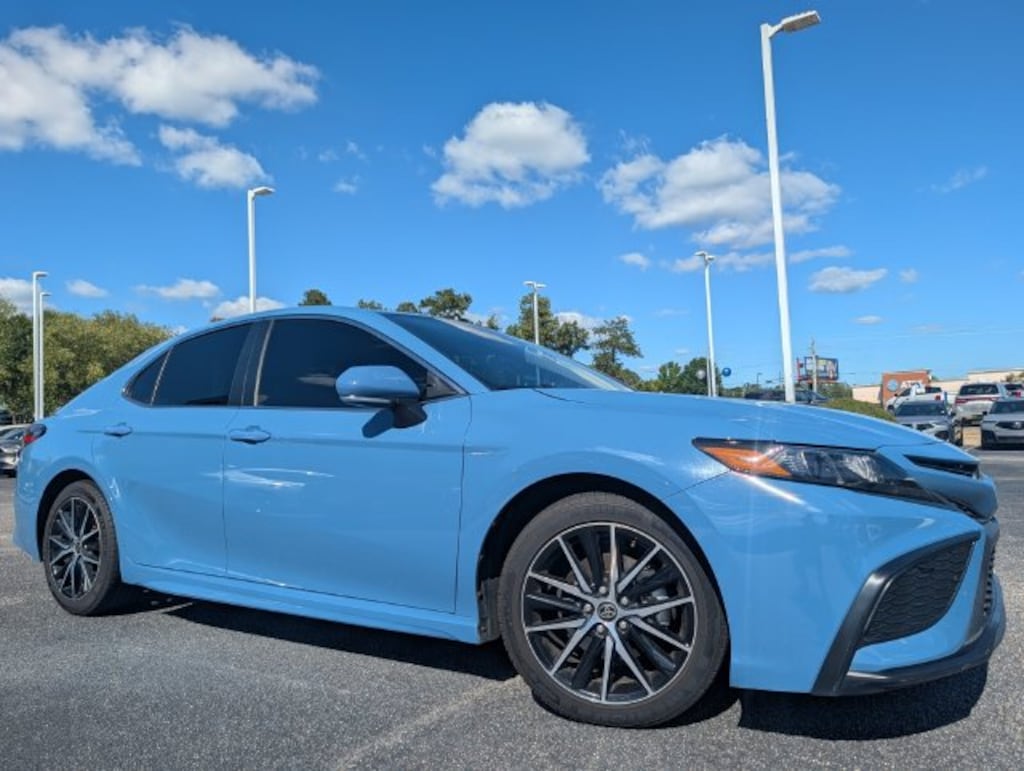 Used 2023 Toyota Camry SE Sedan