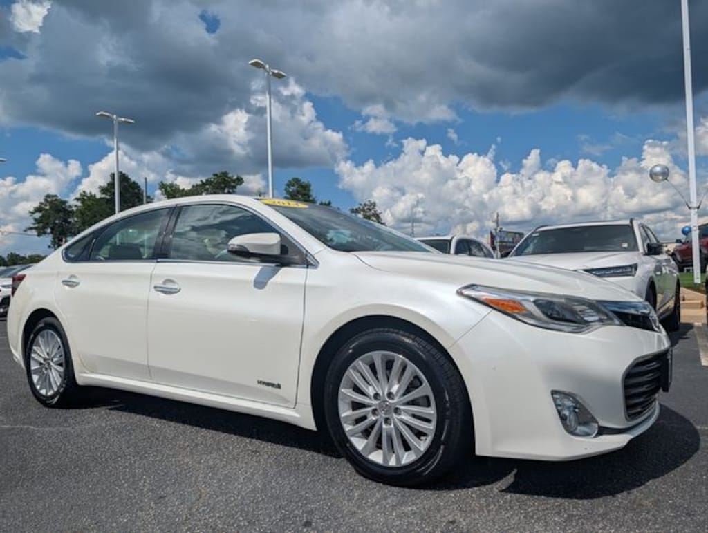Used 2014 Toyota Avalon Hybrid Limited Sedan
