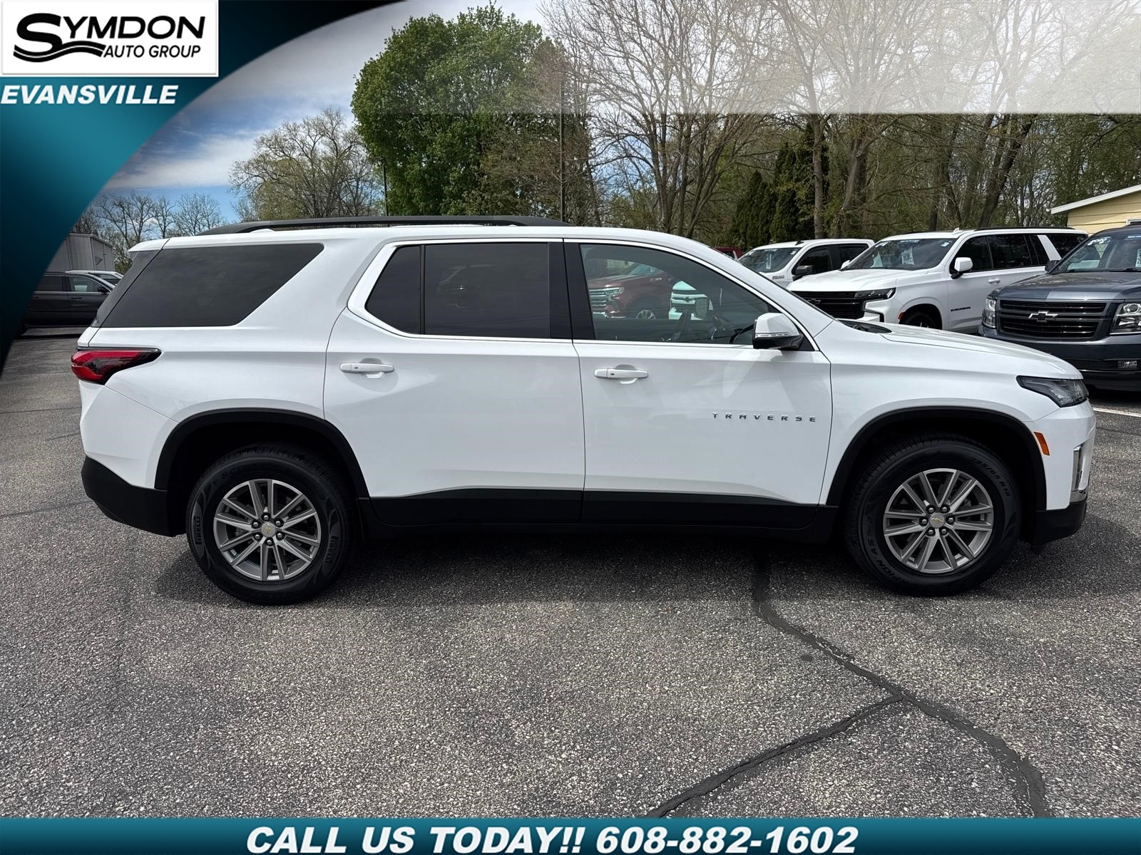 Used 2023 Chevrolet Traverse LT Cloth SUV