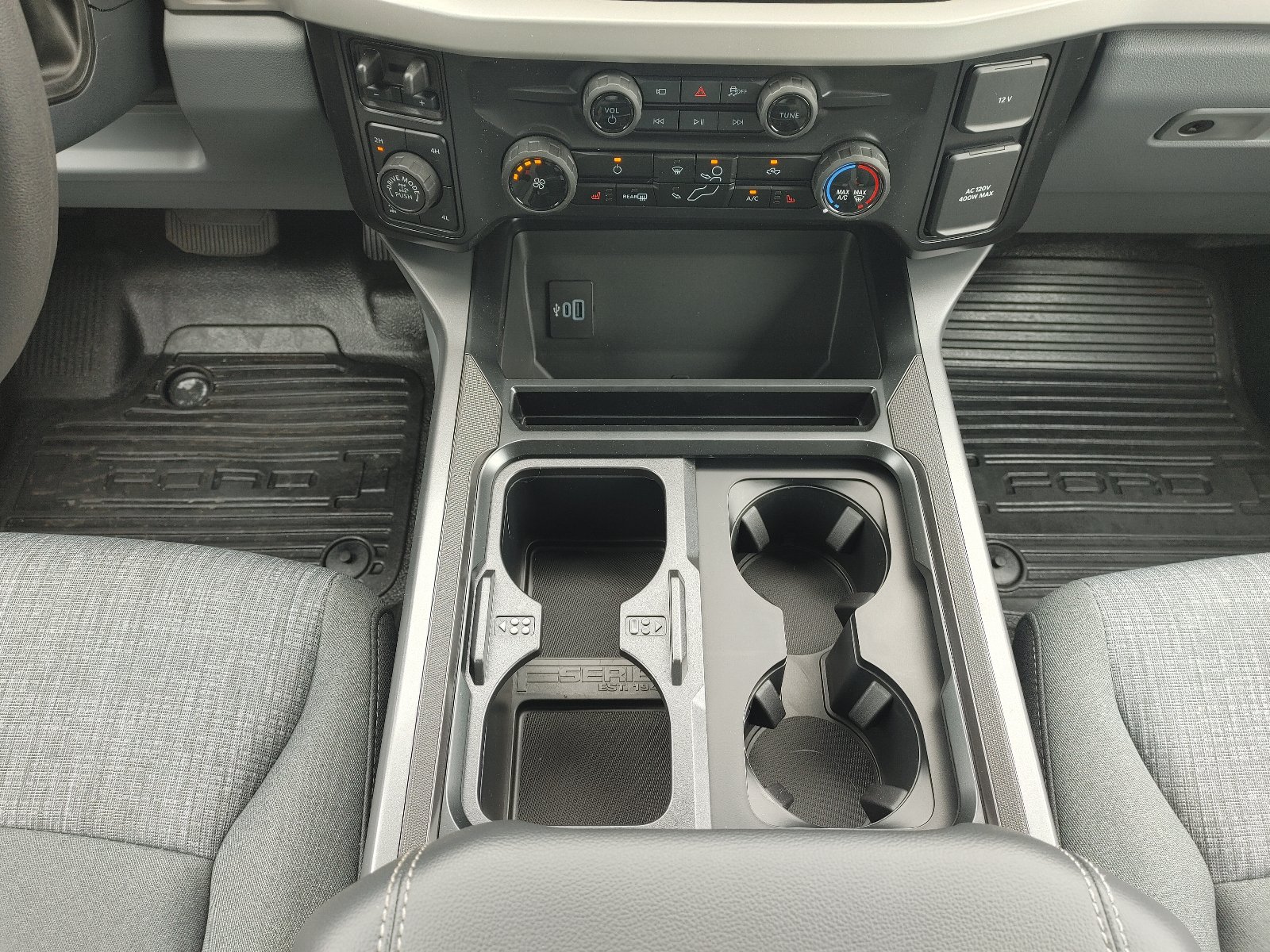 2026 Ford F-350 Super Duty XLT - Photo 15