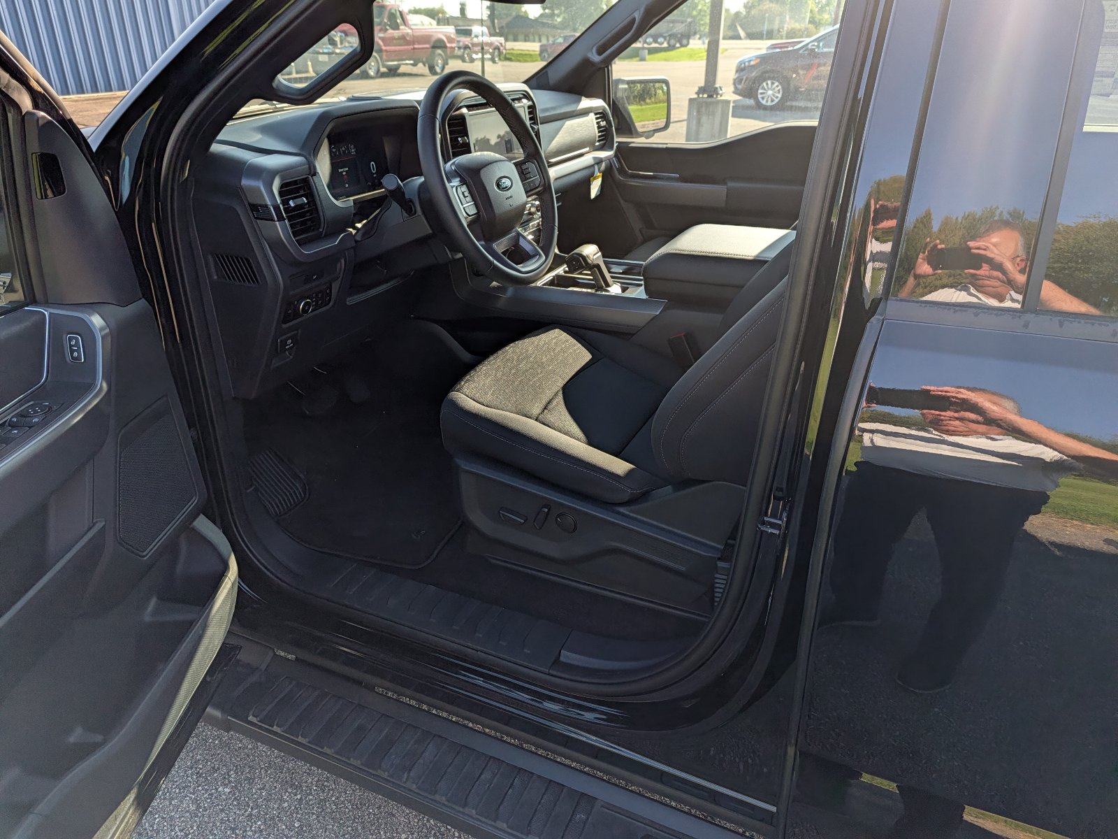 2026 Ford F-150 XLT - Photo 9