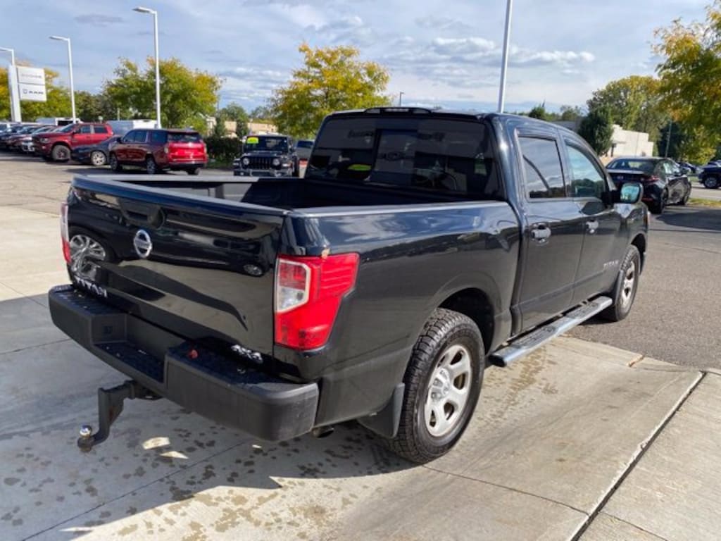 Used 2018 Nissan Titan Truck Crew Cab