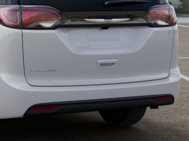 2026 Chrysler Voyager LX - Photo 13