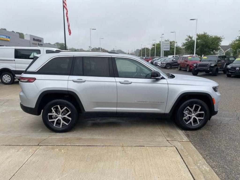 Used 2023 Jeep Grand Cherokee SUV