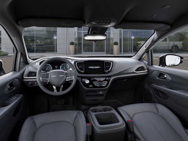 2026 Chrysler Voyager LX - Photo 14
