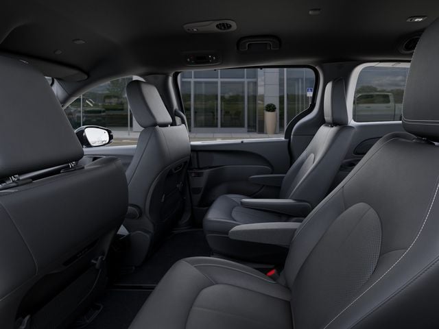 2026 Chrysler Voyager LX - Photo 23