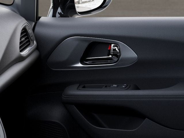 2026 Chrysler Voyager LX - Photo 25