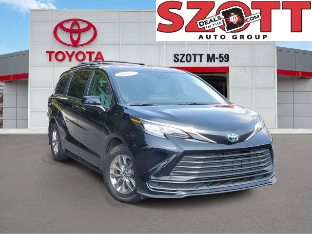 Used 2025 Toyota Sienna LE Minivan/Van for sale in Waterford, MI