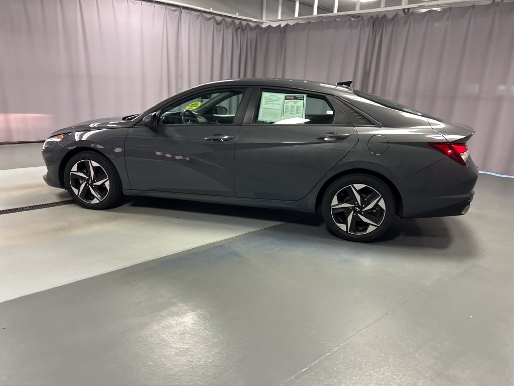 Used 2023 Hyundai Elantra SEL Sedan