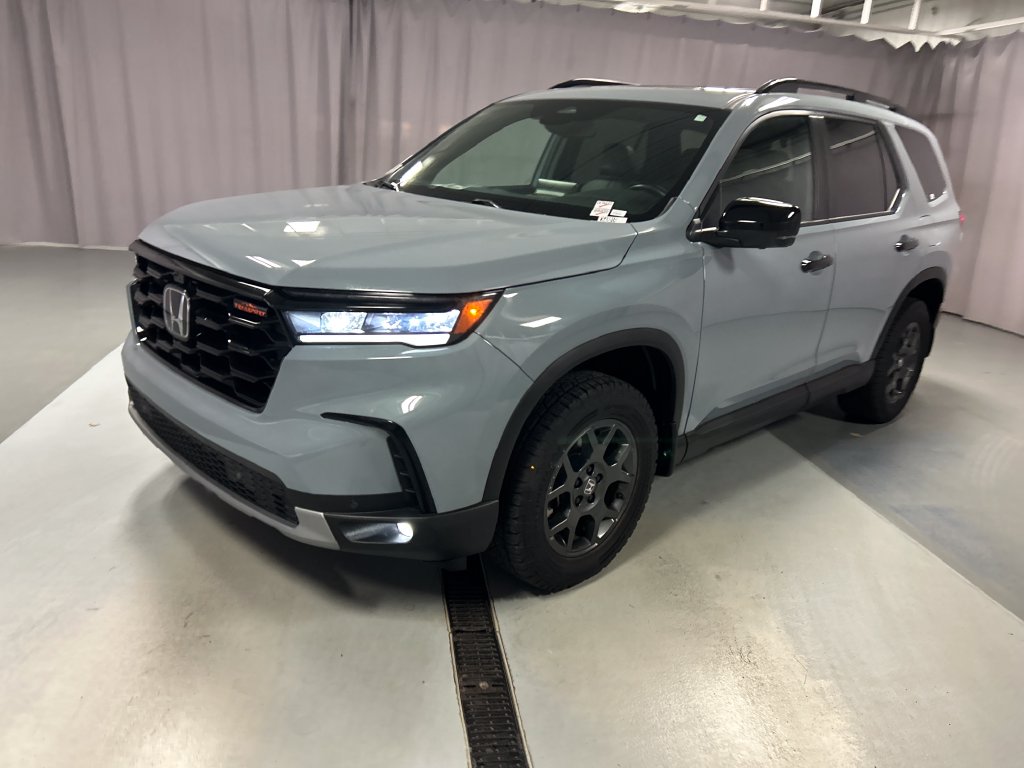 Used 2025 Honda Pilot SUV