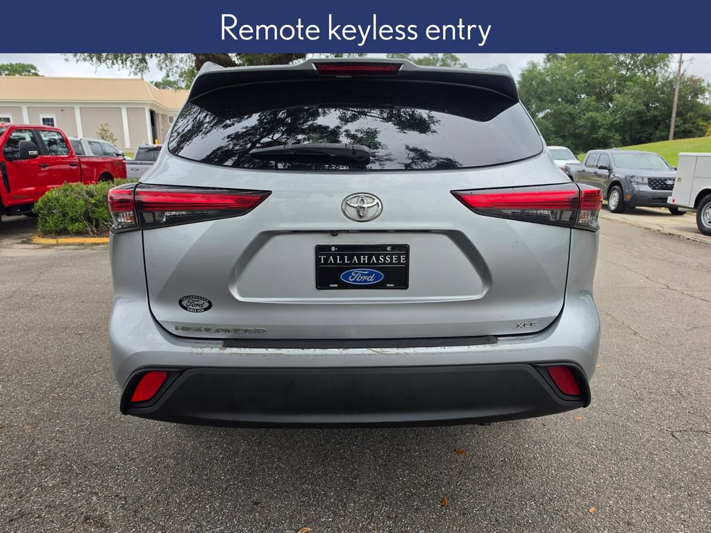 Used 2020 Toyota Highlander XLE XLE FWD