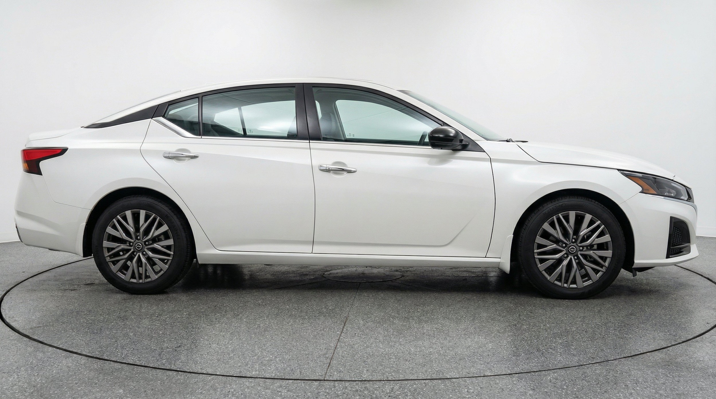 Thumbnail: 2025 Nissan Altima - 10