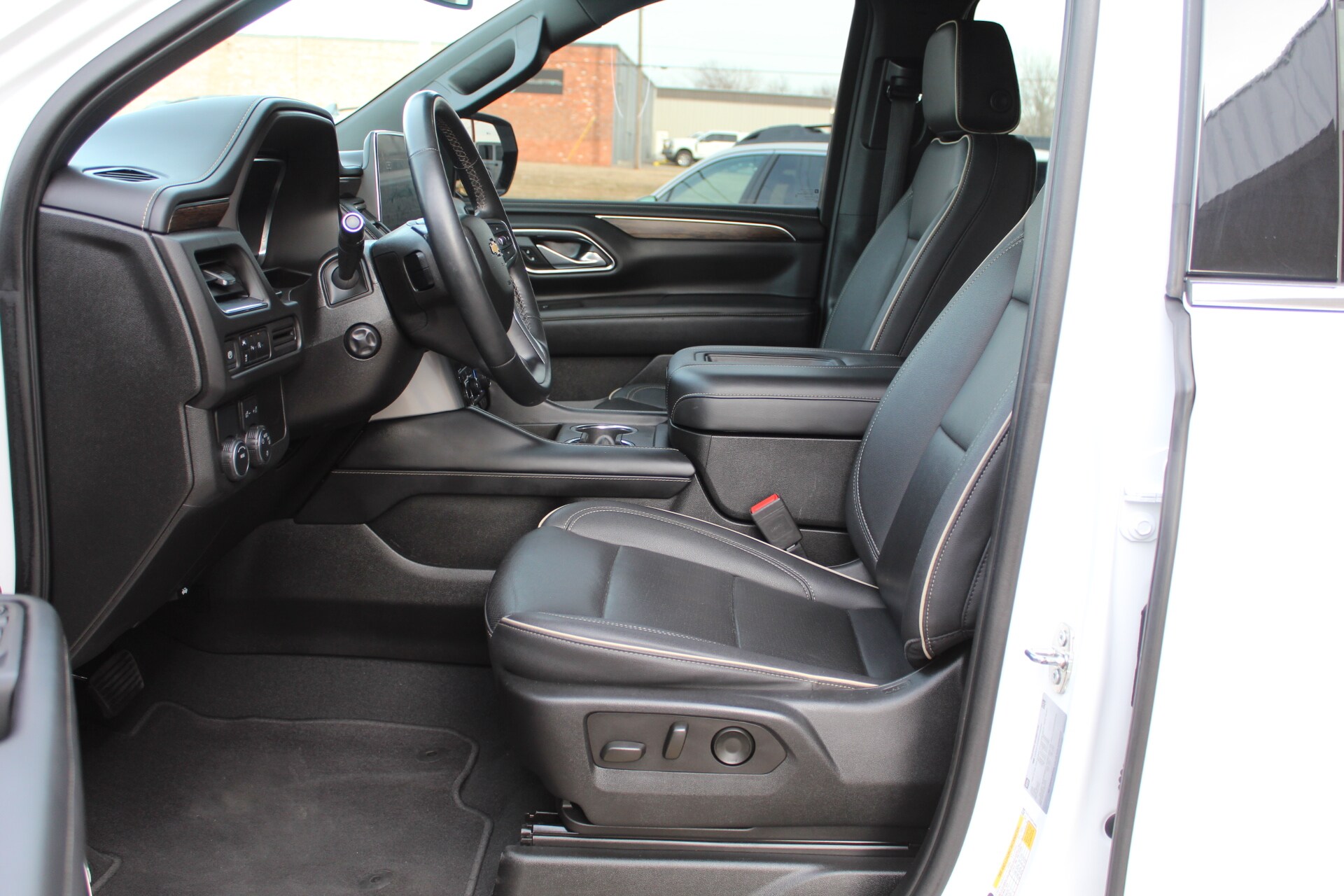 2023 Chevrolet Suburban Premier - Photo 36