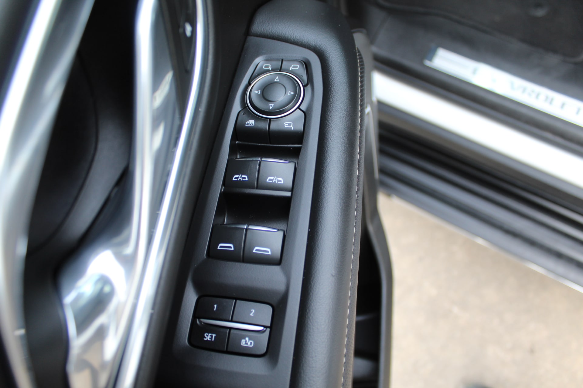 2023 Chevrolet Suburban Premier - Photo 39