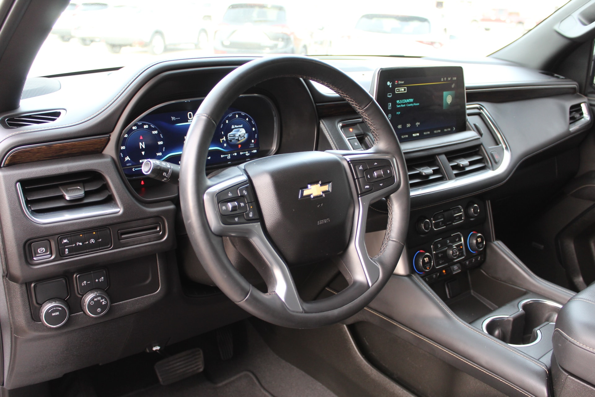 2023 Chevrolet Suburban Premier - Photo 35