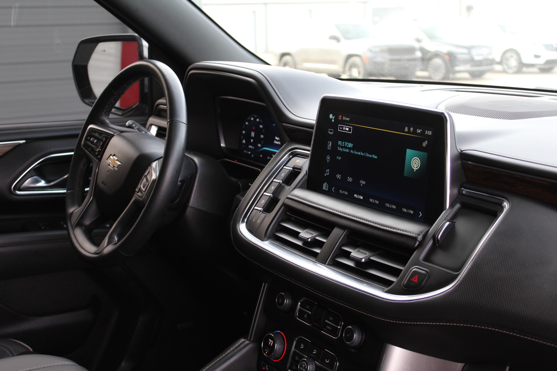 2023 Chevrolet Suburban Premier - Photo 17