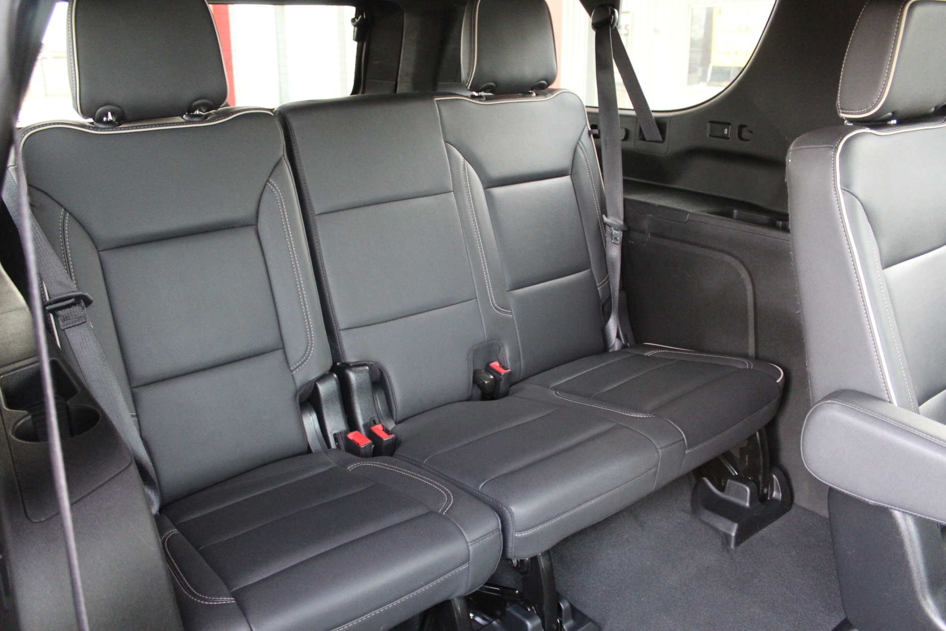 2023 Chevrolet Suburban Premier - Photo 23