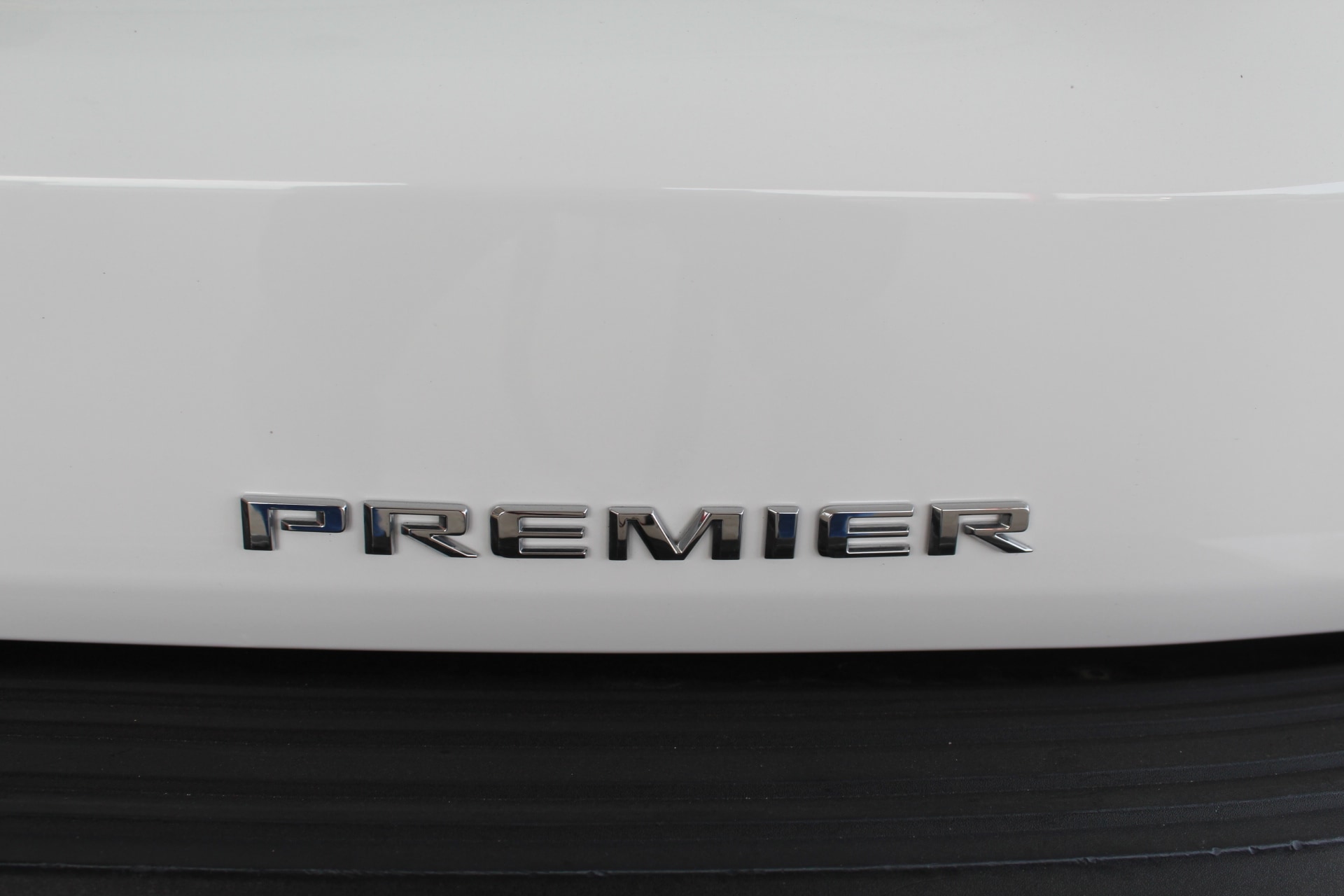 2023 Chevrolet Suburban Premier - Photo 64