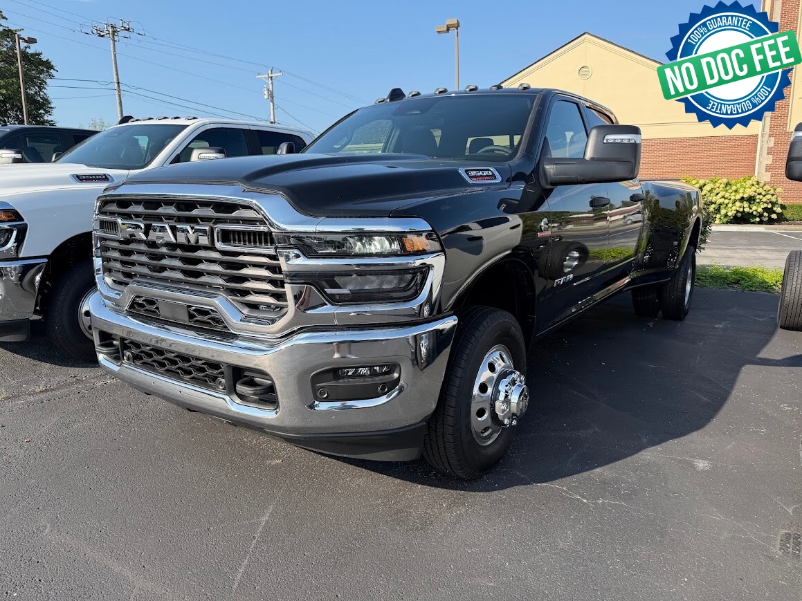 2026 Ram 3500 BIG HORN CREW CAB 4X4 8' BOX Pickup