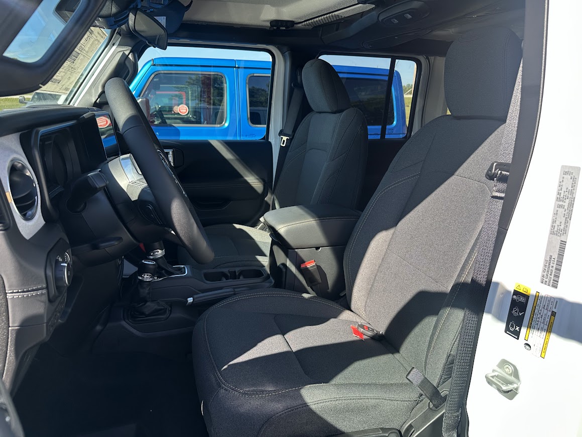 2025 Jeep Wrangler 4-Door Sahara - Photo 6