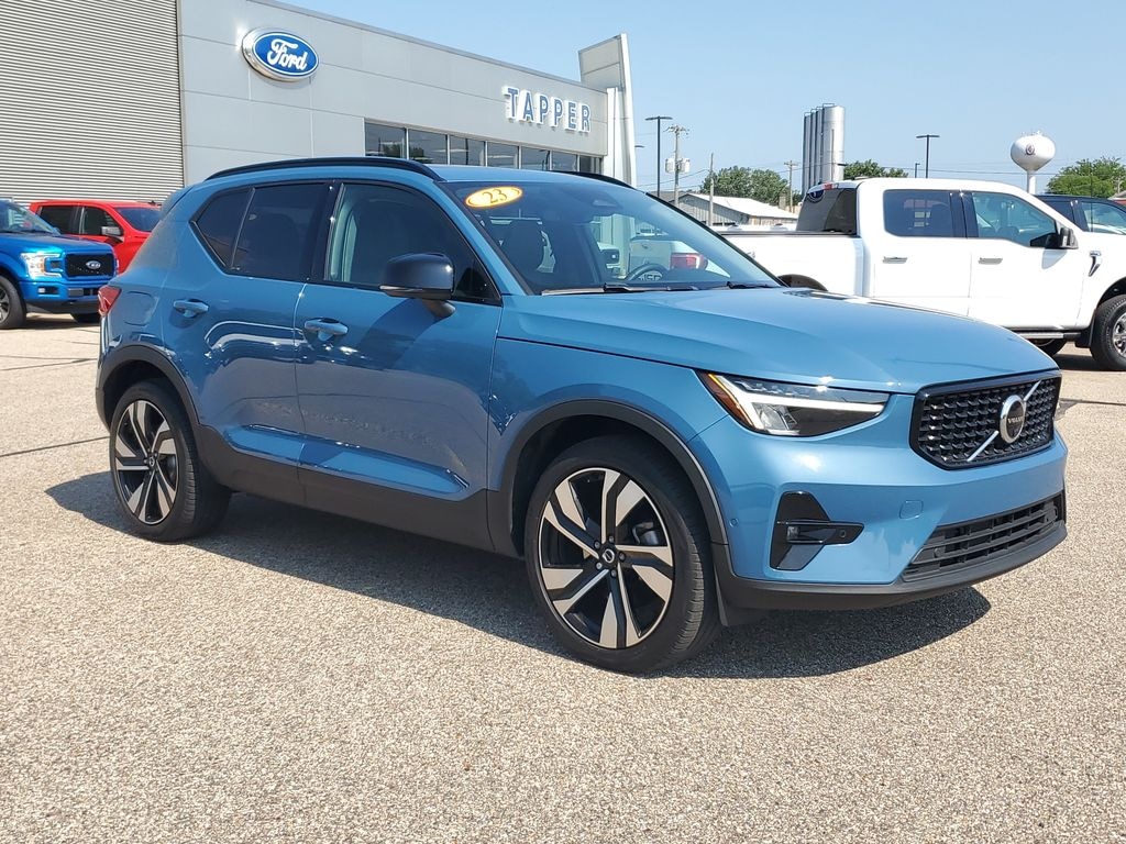Certified 2023 Volvo XC40 B5 Plus Dark Theme Sport Utility