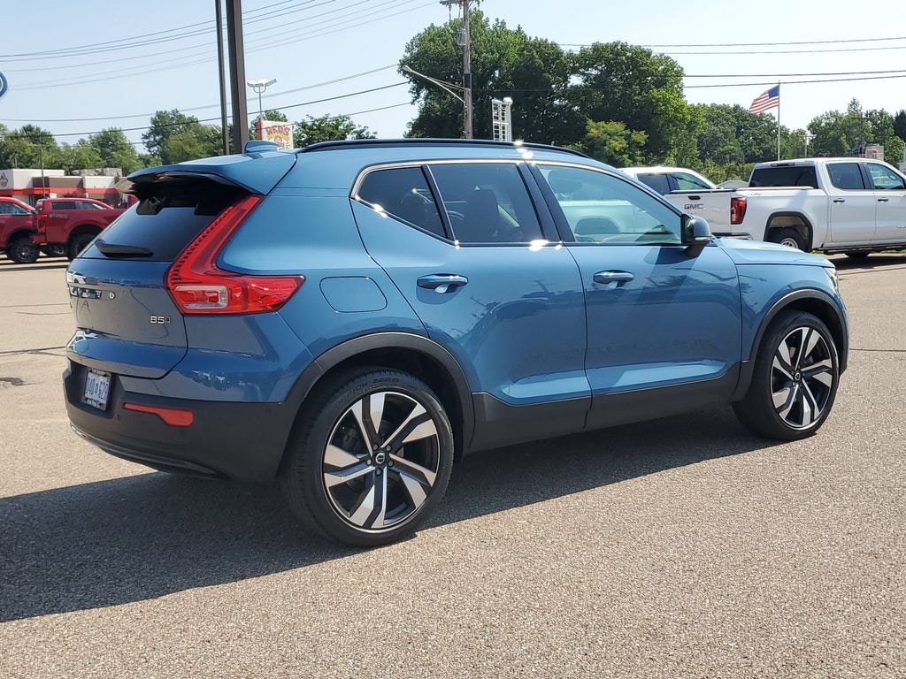 Certified 2023 Volvo XC40 B5 Plus Dark Theme Sport Utility