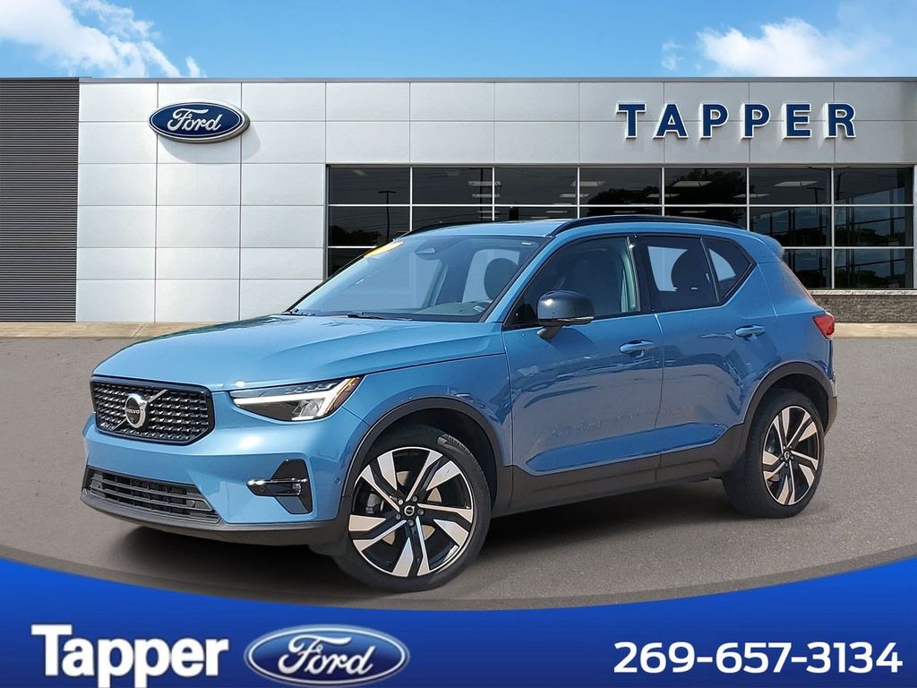 Certified 2023 Volvo XC40 B5 Plus Dark Theme Sport Utility