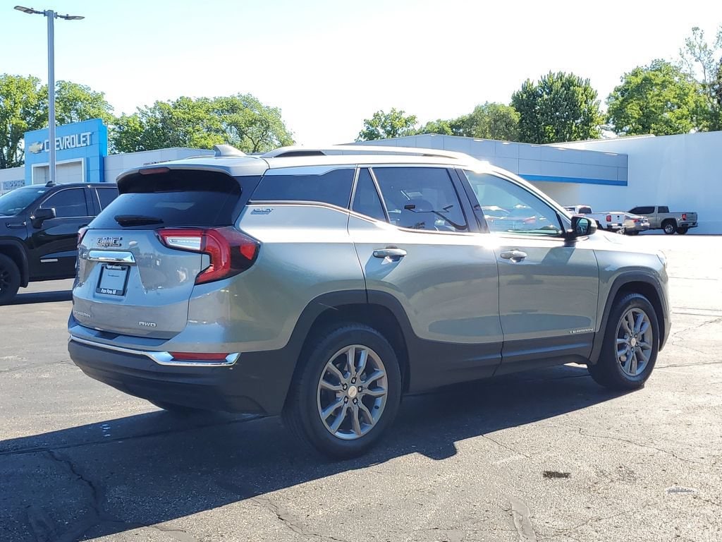 Used 2024 GMC Terrain SLT SUV