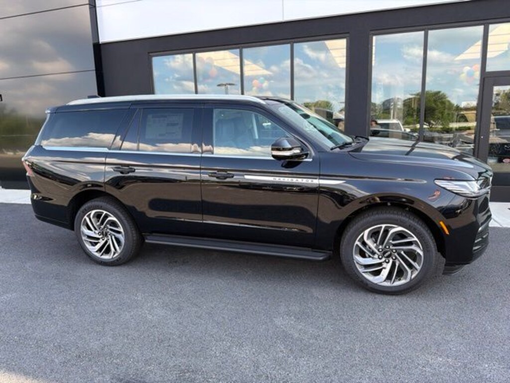 New 2027 Lincoln Navigator Premiere SUV