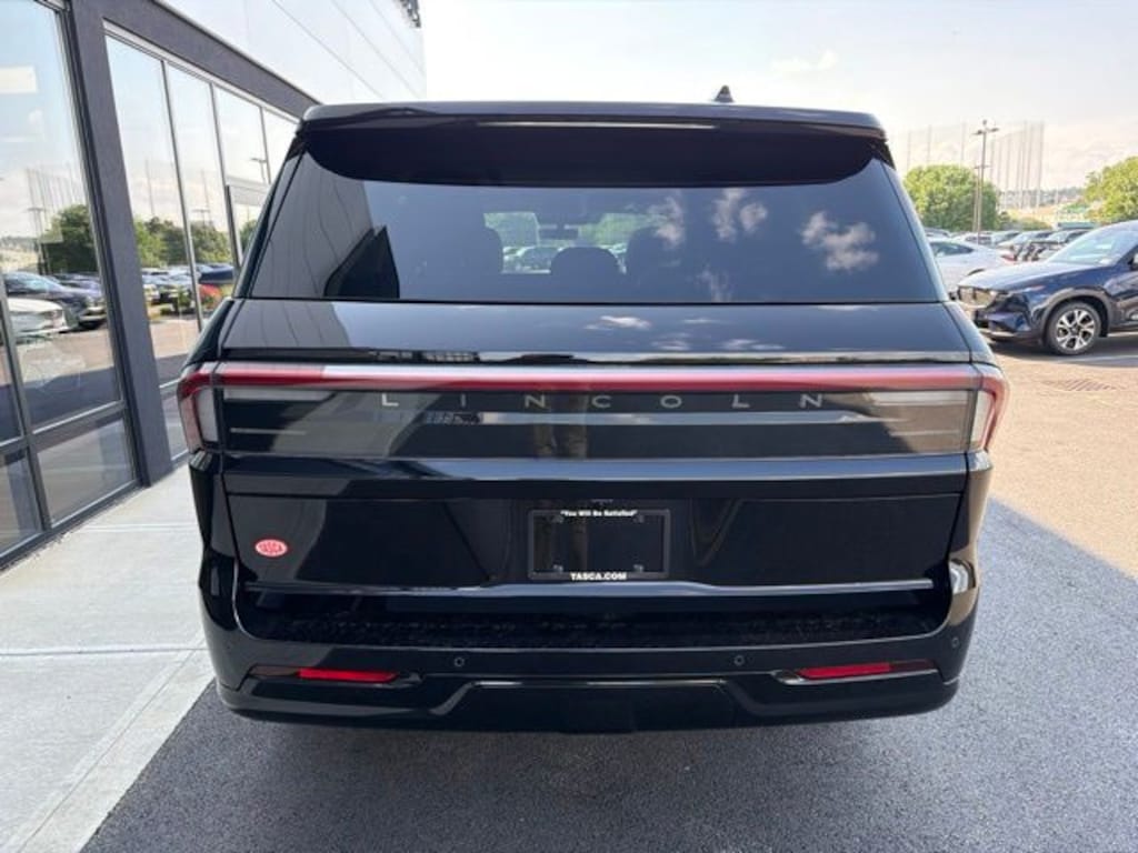 New 2027 Lincoln Navigator Premiere SUV