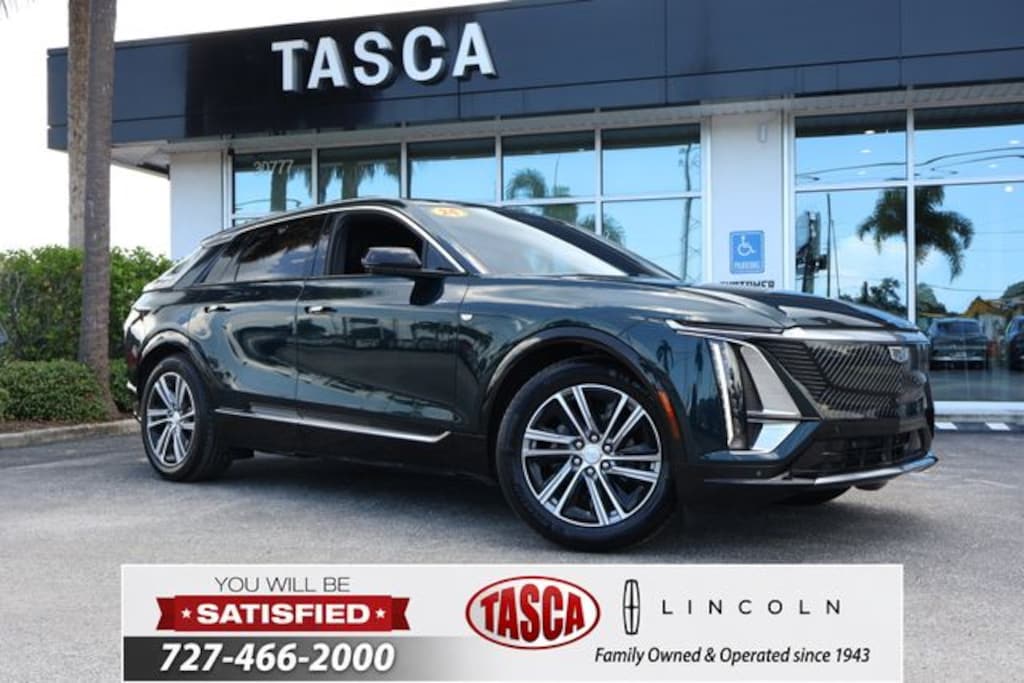 Used 2024 Cadillac Lyriq Luxury SUV