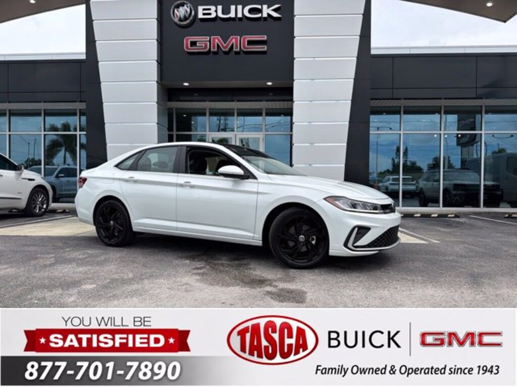 Used 2025 Volkswagen Jetta 1.5T SE Sedan
