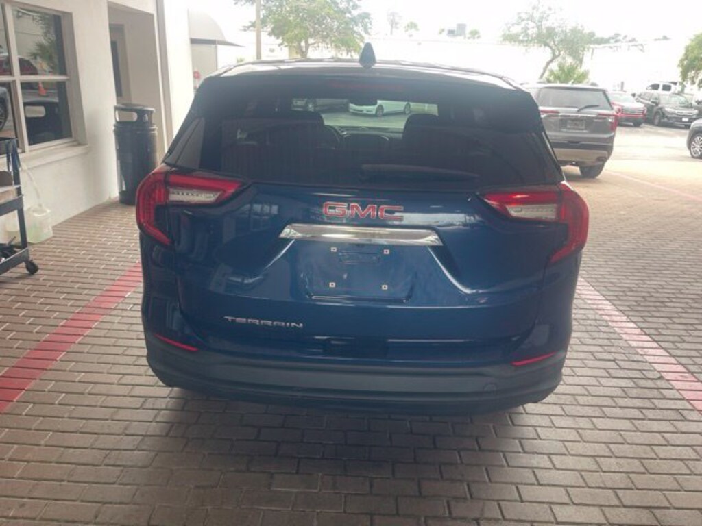 Used 2022 GMC Terrain SLE SUV