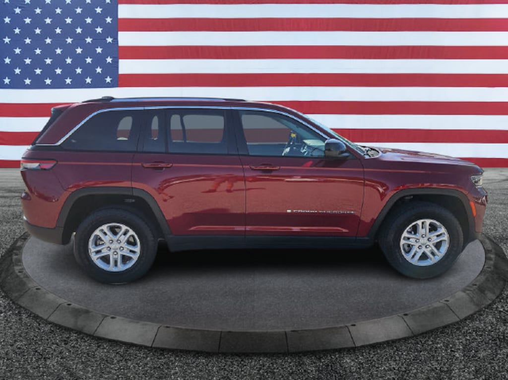 Used 2023 Jeep Grand Cherokee Laredo SUV