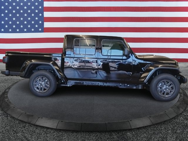 New 2026 Jeep Gladiator Sport S Pickup
