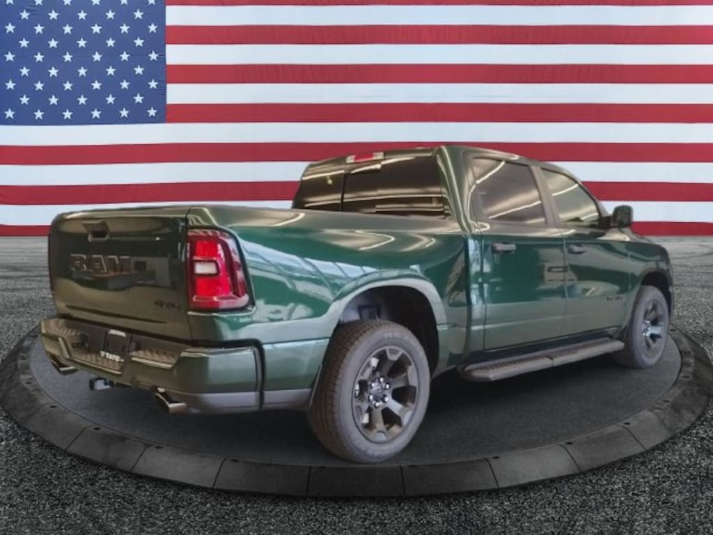 New 2027 Ram 1500 EXPRESS CREW CAB 4X4 5'7 BOX Pickup