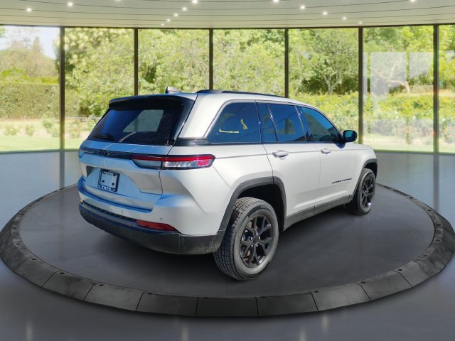 New 2026 Jeep Grand Cherokee Altitude Sport Utility