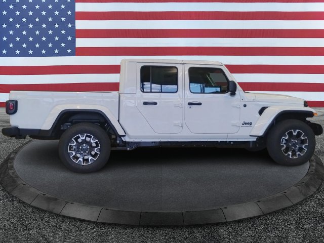 New 2026 Jeep Gladiator Sahara Pickup