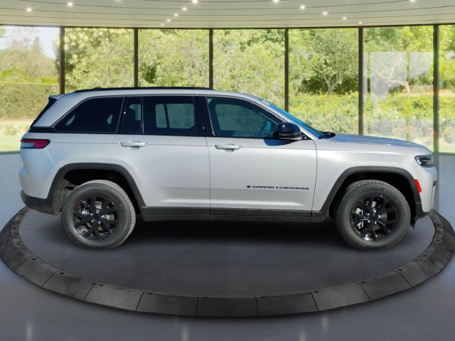 New 2026 Jeep Grand Cherokee Altitude Sport Utility