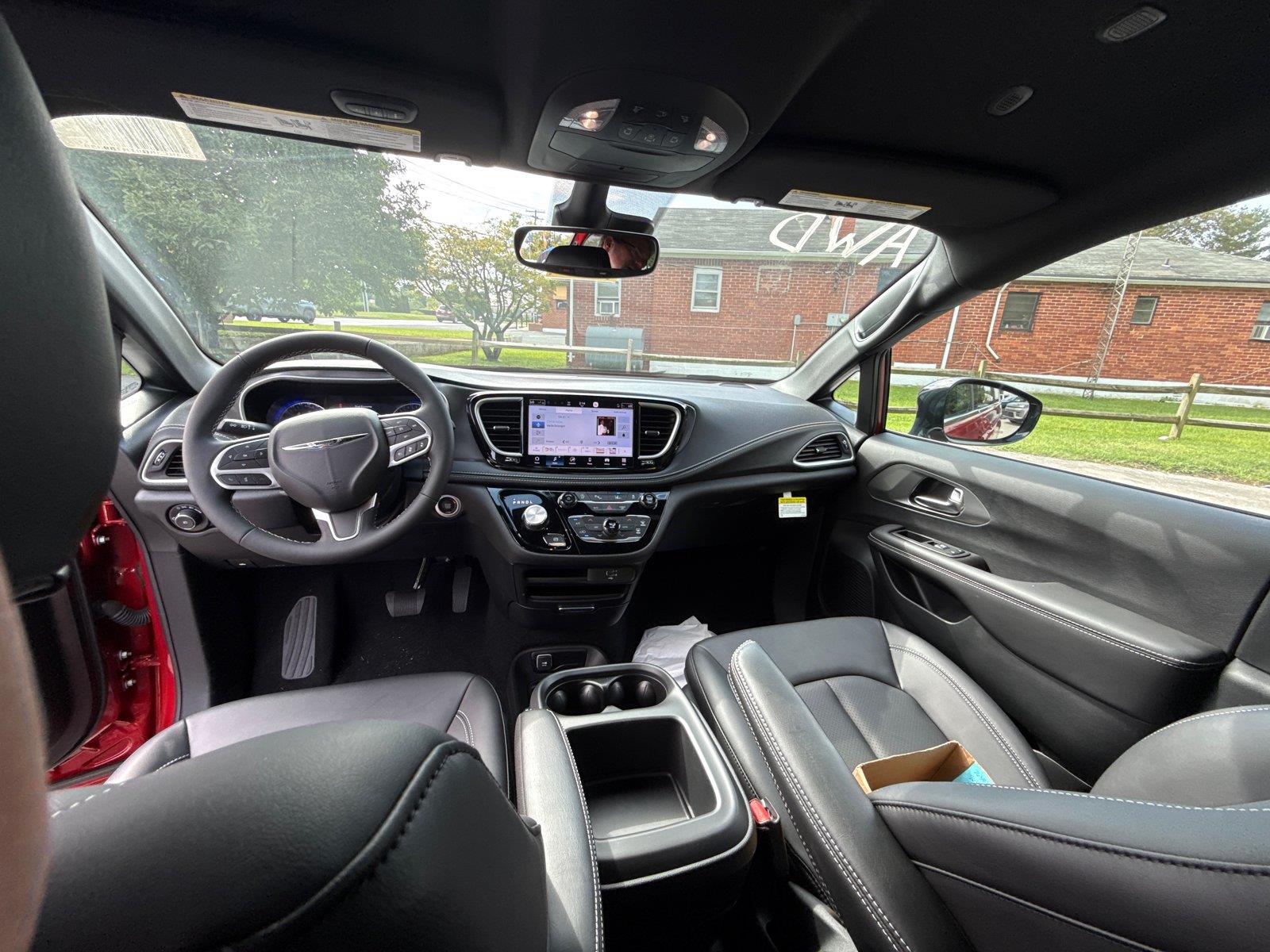 2026 Chrysler Pacifica Select - Photo 20