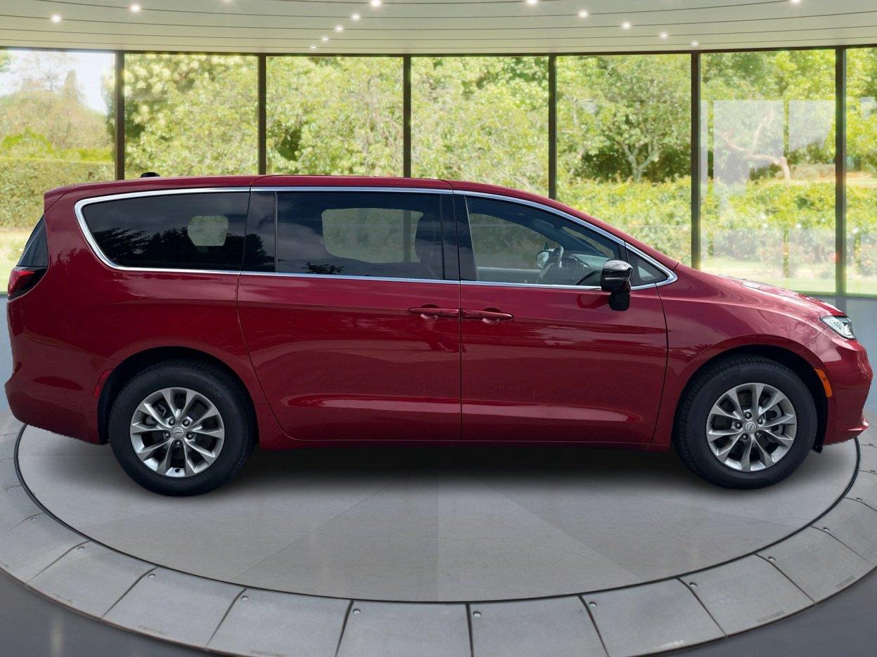 2026 Chrysler Pacifica Select - Photo 2