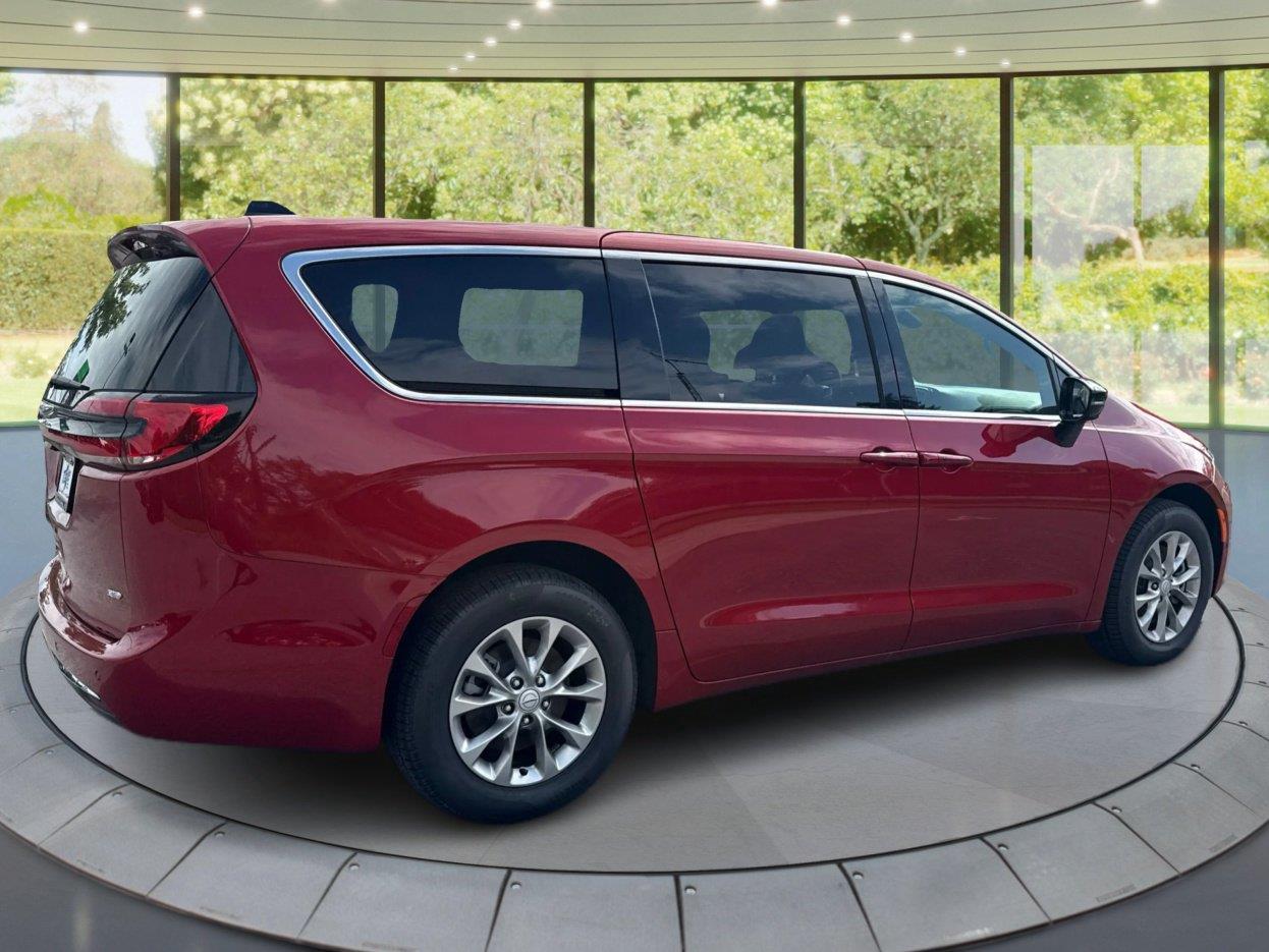 2026 Chrysler Pacifica Select - Photo 3