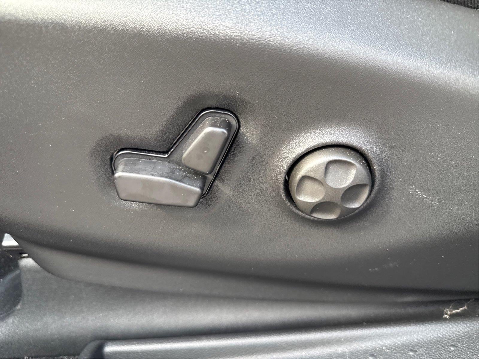 2026 Chrysler Pacifica Select - Photo 17