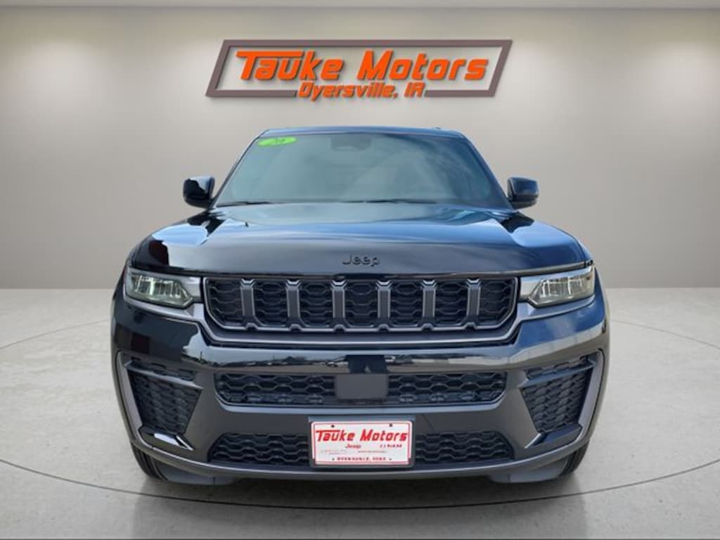 New 2026 Jeep Grand Cherokee L Laredo Sport Utility